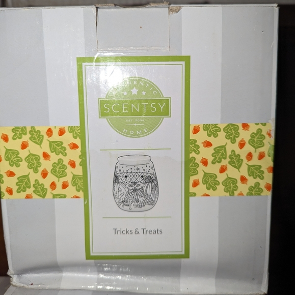 Tricks & Treats Colourable Scentsy Warmer - Picture 4 of 4